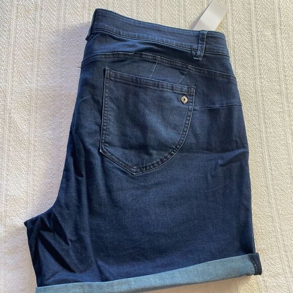 DEMOCRACY PLUS 24W Ab-solution Jean Shorts - Picture 5 of 5